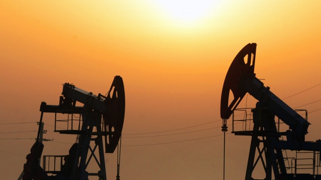 Цена на нефть марки Brent рухнула ниже 80 долларов