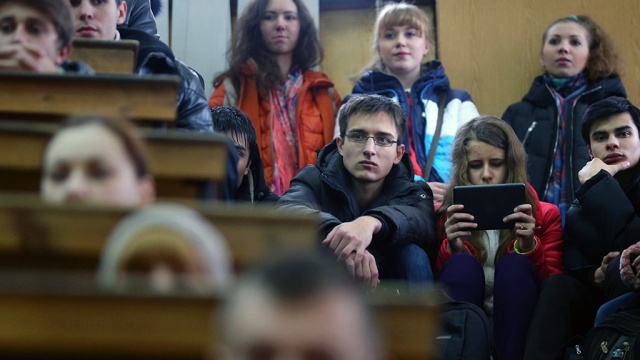 Рособрнадзор запретил 12 вузам набирать студентов