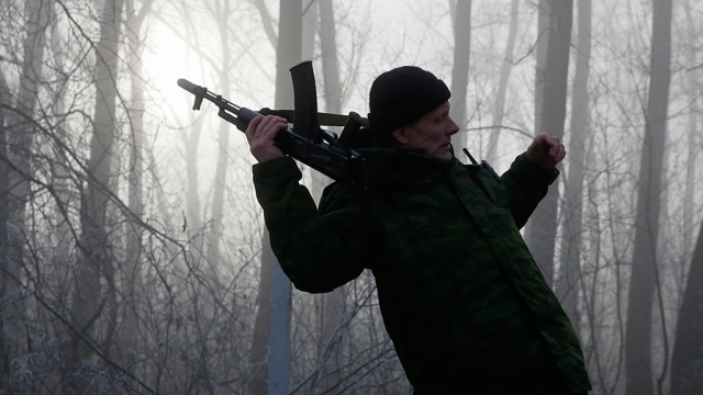 Под Луганском ополченцы забирают своих убитых, пользуясь режимом тишины