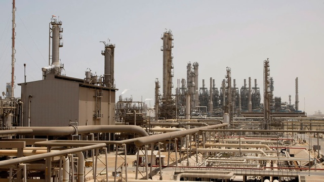 Саудовская Аравия уверена в победе над сланцевыми нефтедобытчиками