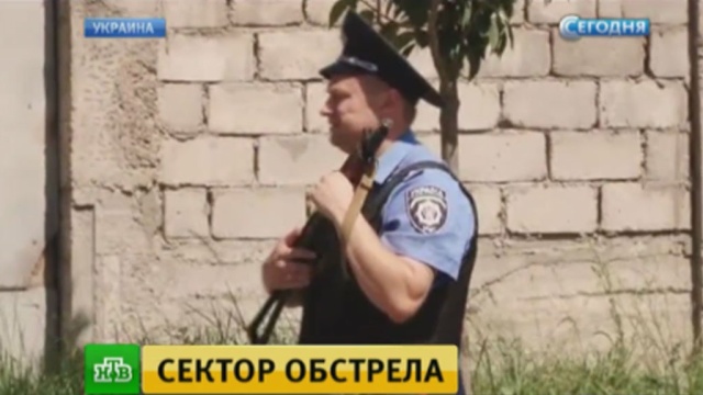 "Правый сектор" заявил о появлении в Мукачеве бронетехники с людьми в камуфляже