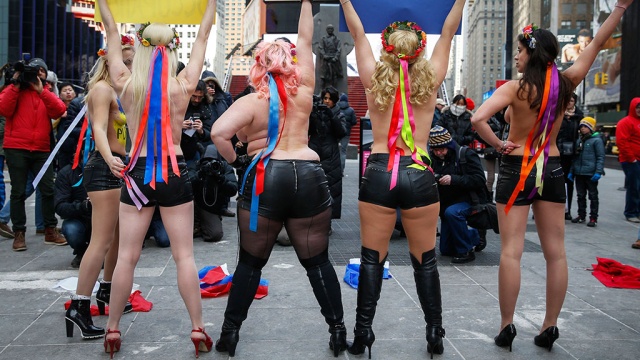 ,    :  FEMEN    