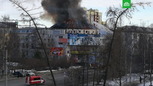 Архангельские пожарные потушили возгорание в ТЦ 
