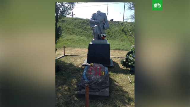 На Волыни вандалы обезглавили памятник Неизвестному Солдату 