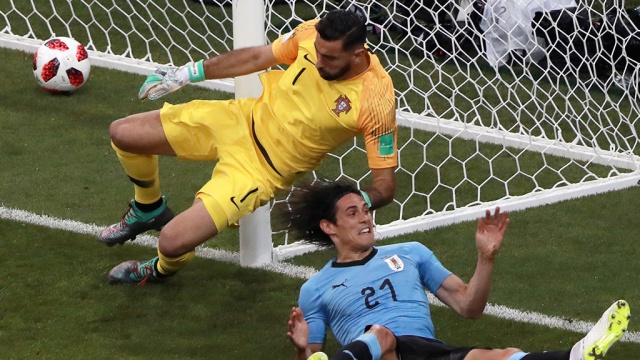 Сборная Уругвая ведет после первого тайма в матче против Португалии