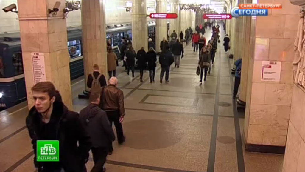 Метро Петербург Новый Год
