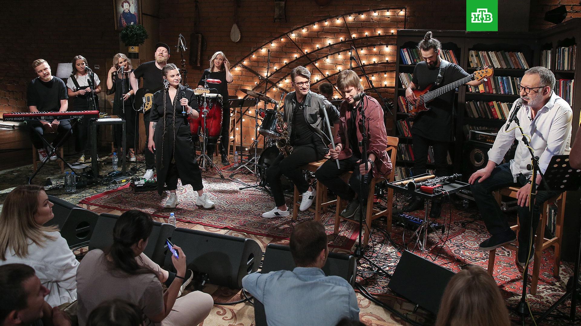 гости на свадьбе за столом. участники 60 минут фамилии. последние госте. московская квартира актрисы анастасии цветаевой в москве. последние госте.